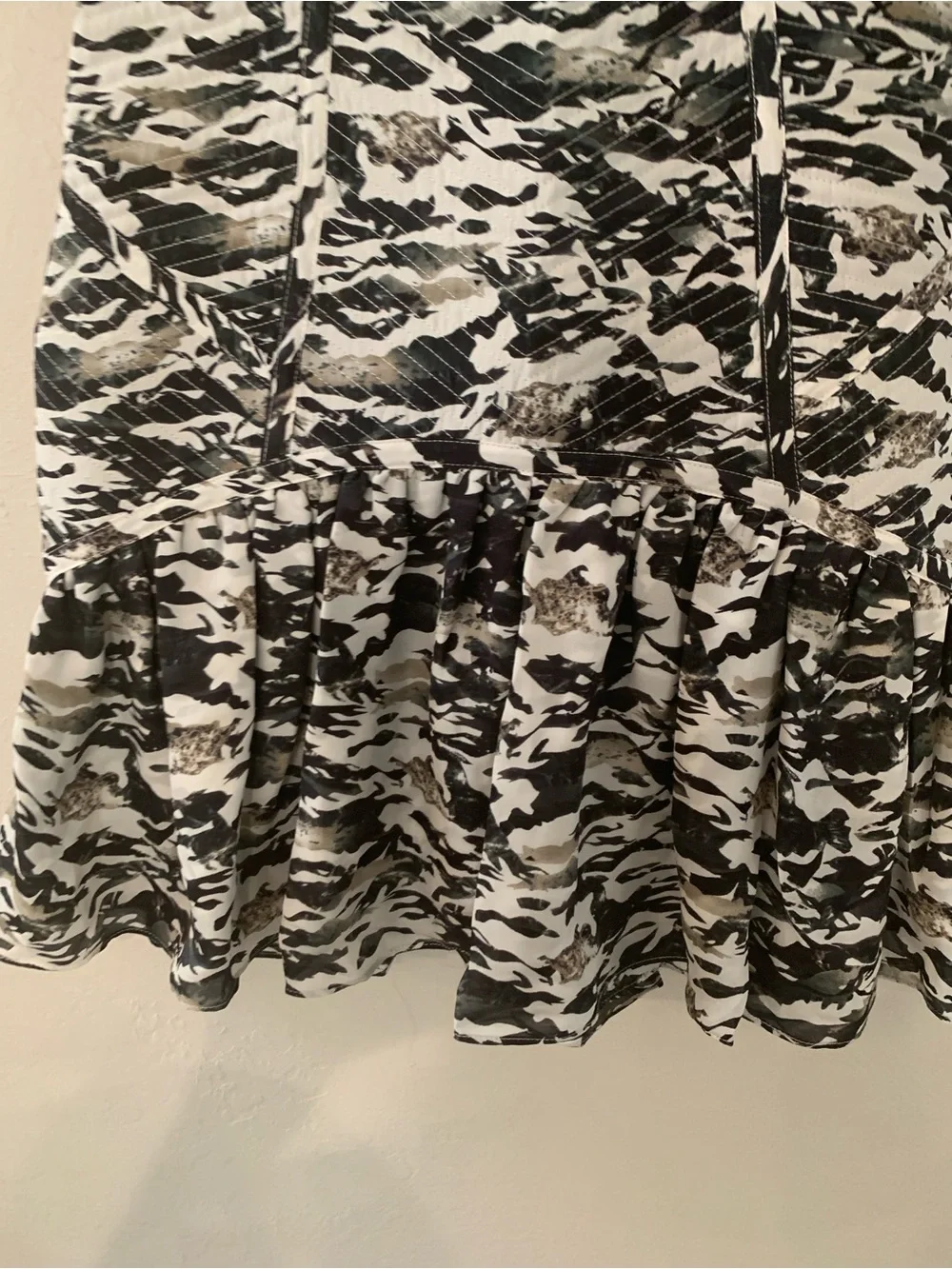 Parker Strapless Tidal Camo Patterned Ruffle-Hem Mini Dress S retail $297 - Picture 5 of 7